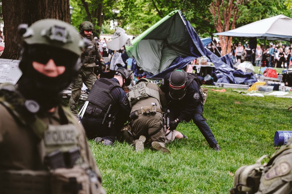 Law enforcement descends on pro-Palestine encampment at University of&nbsp;Virginia